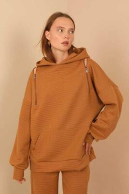 Petek Kumaş Uzun Kol Kapüşonlu Fermuar Detaylı Kadın Sweatshirt-Camel - 3